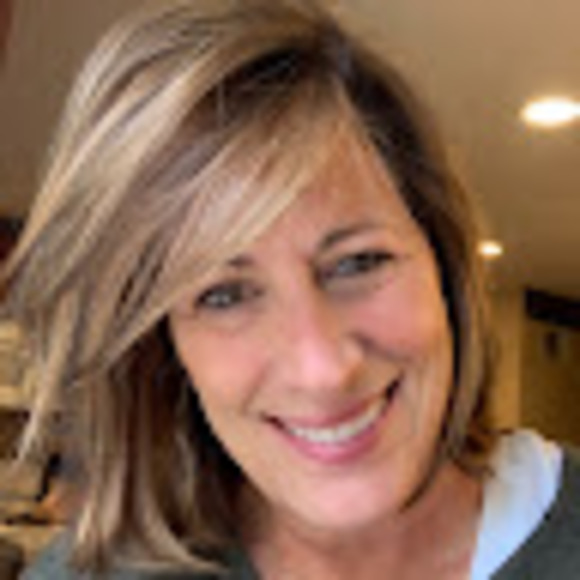 Meet your Posher, Lori - Picture 1 of 1